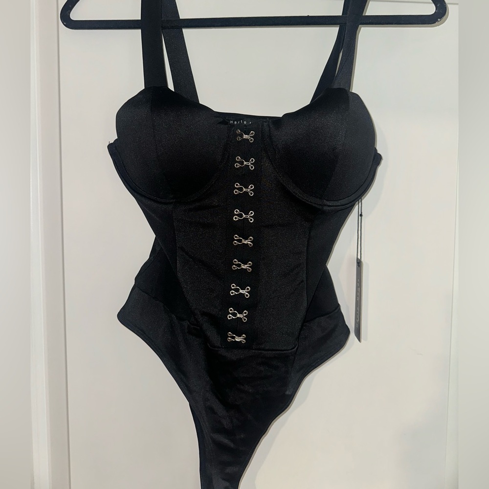 Haute Monde black bodysuit medium BNWT. Never worn. 88% poleyster 12% spandex